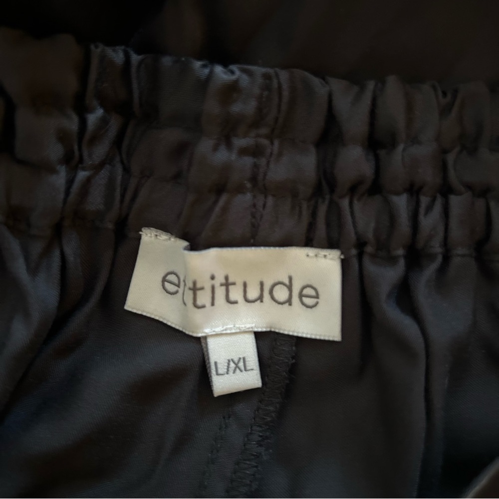 Ettitude Black Athletic Shorts - Picture 3 of 4
